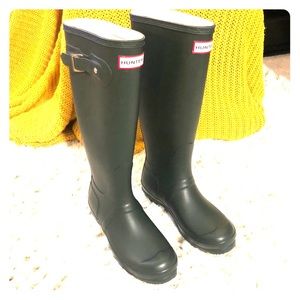 💕 Original Tall HUNTER Rain Boots In Olive 💕